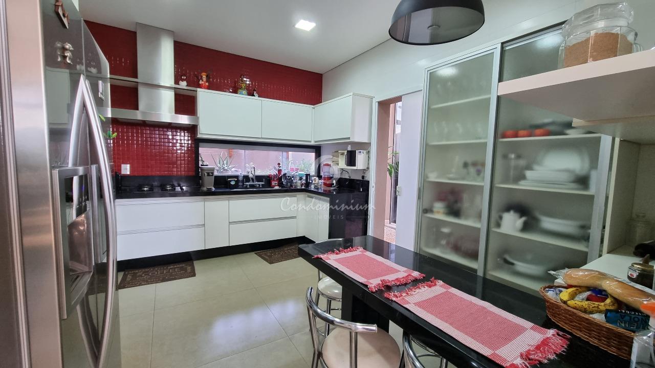 Casa de Condomínio  à venda, 370m² — foto 20 de 39