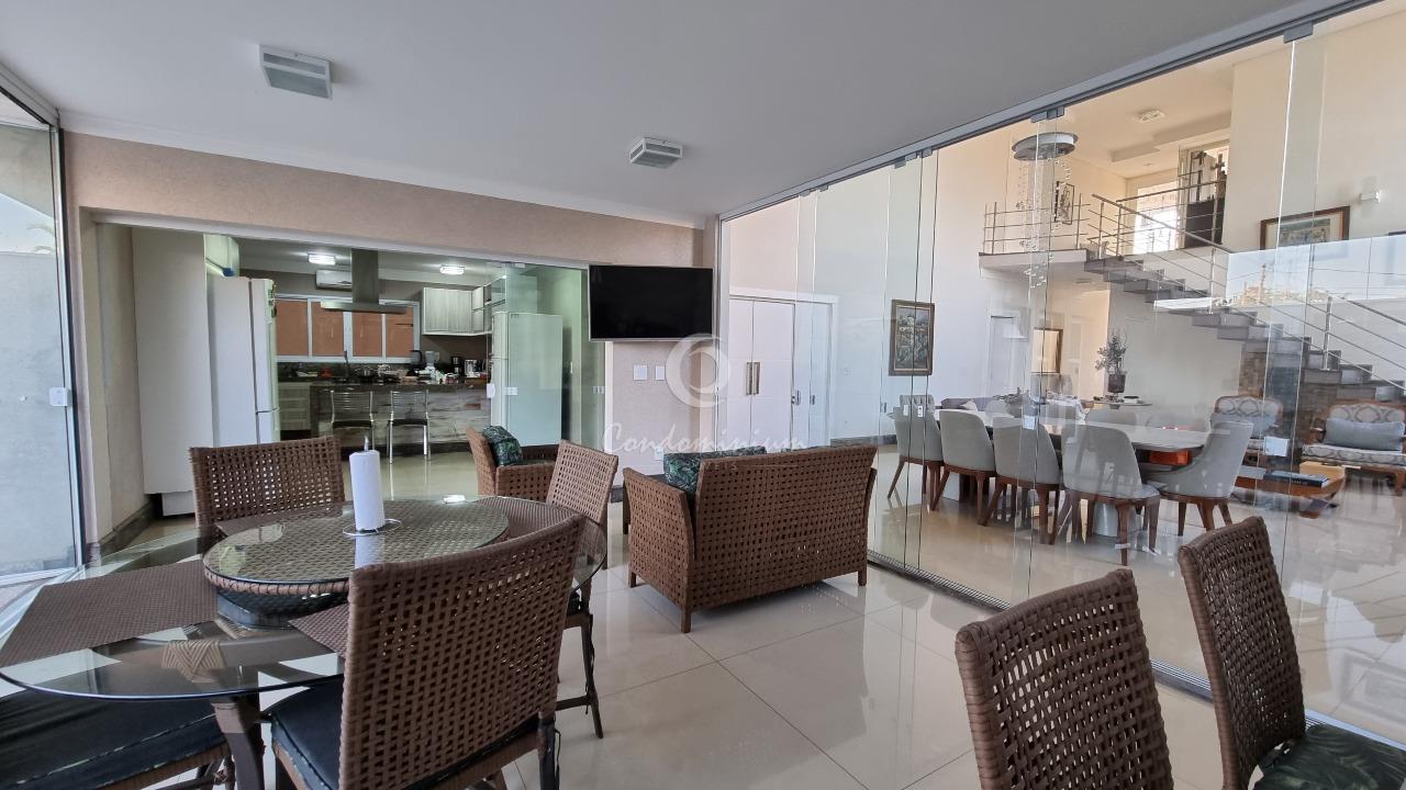 Casa de Condomínio com 4 quartos à venda, 330m² — foto 10 de 30