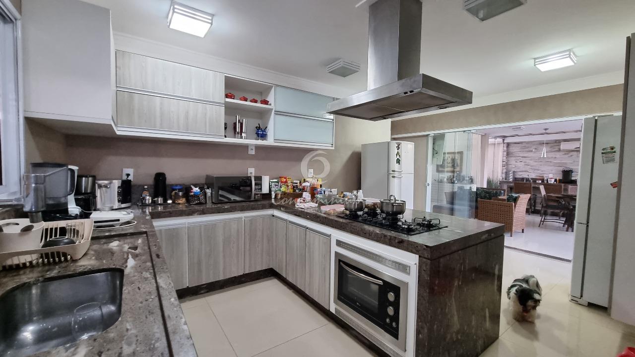 Casa de Condomínio com 4 quartos à venda, 330m² — foto 12 de 30