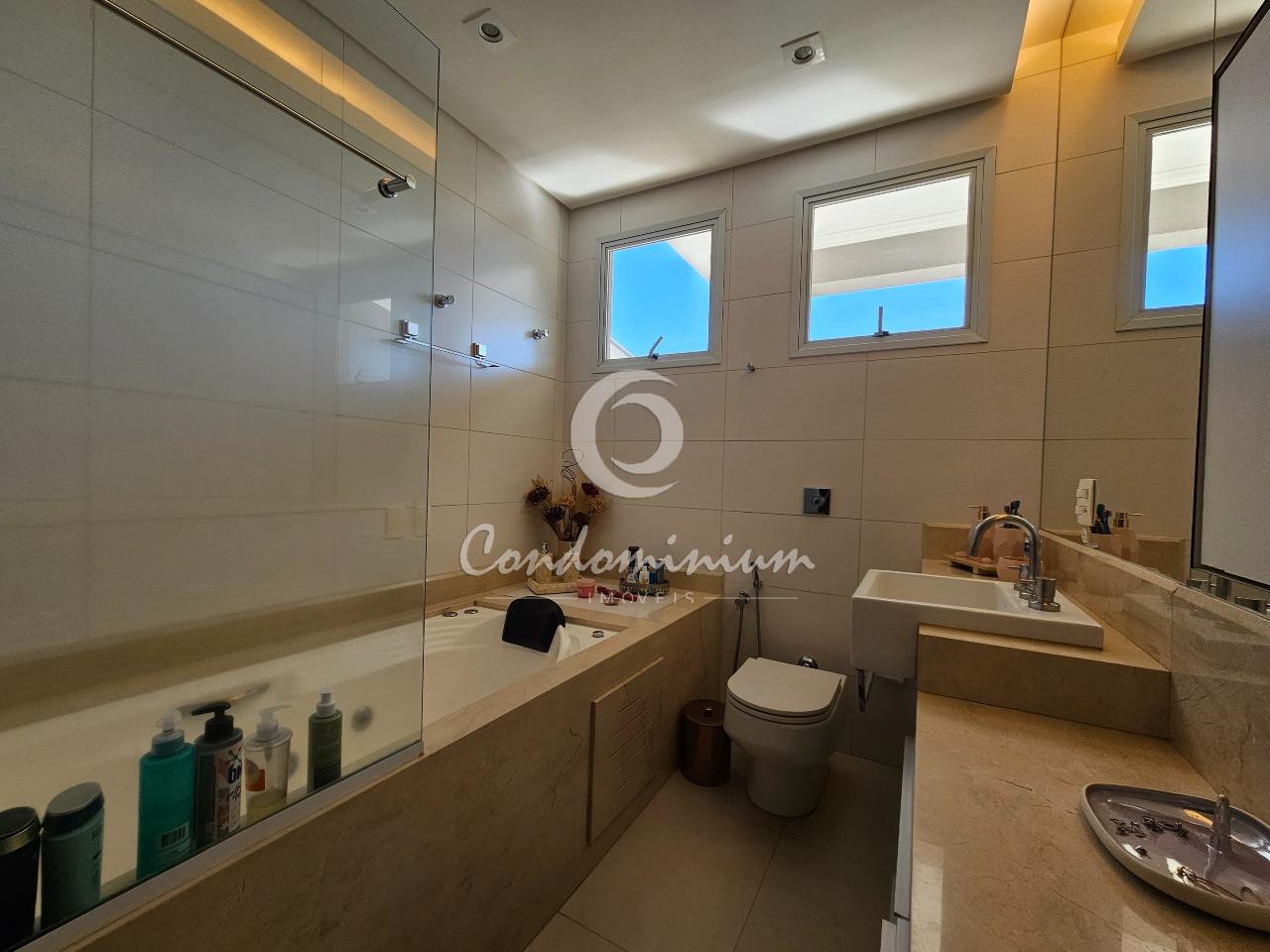 Casa de Condomínio com 3 quartos à venda, 322m² — foto 27 de 57