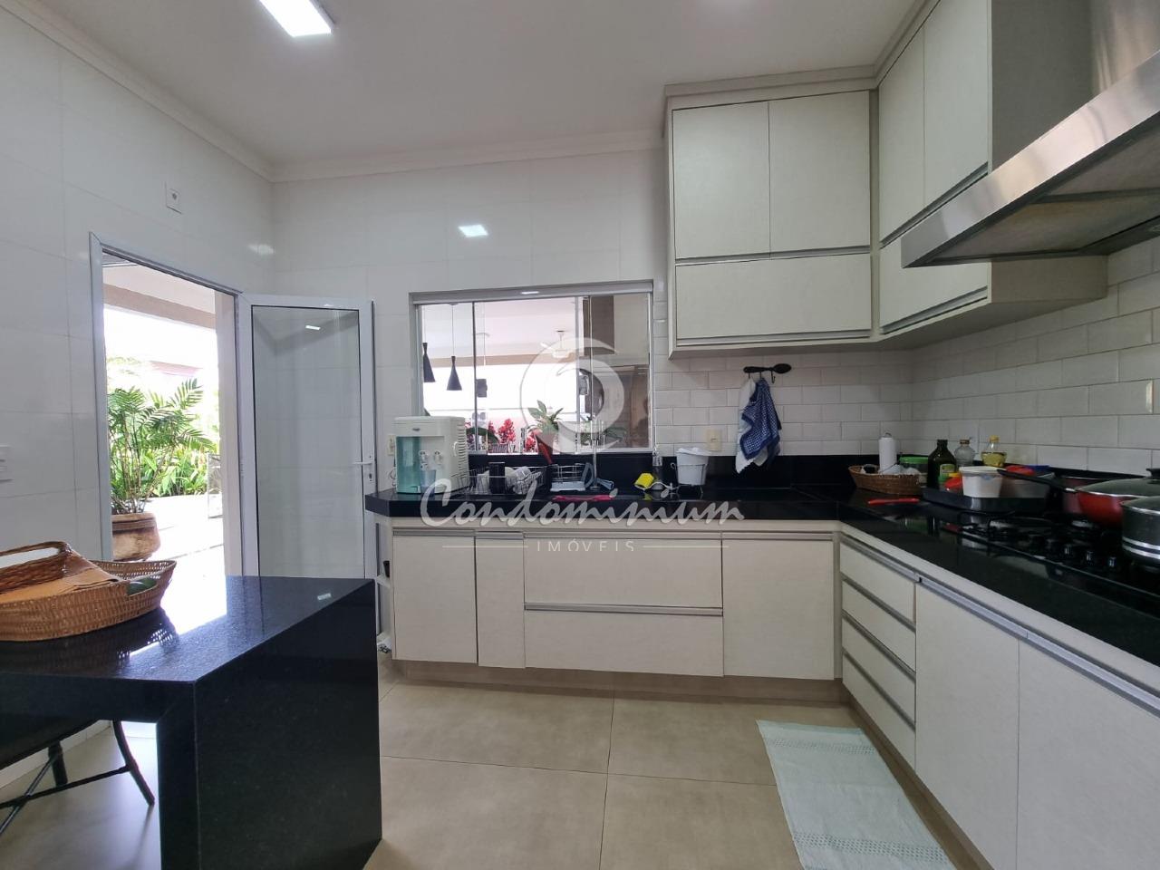 Casa de Condomínio com 3 quartos à venda, 280m² — foto 13 de 25