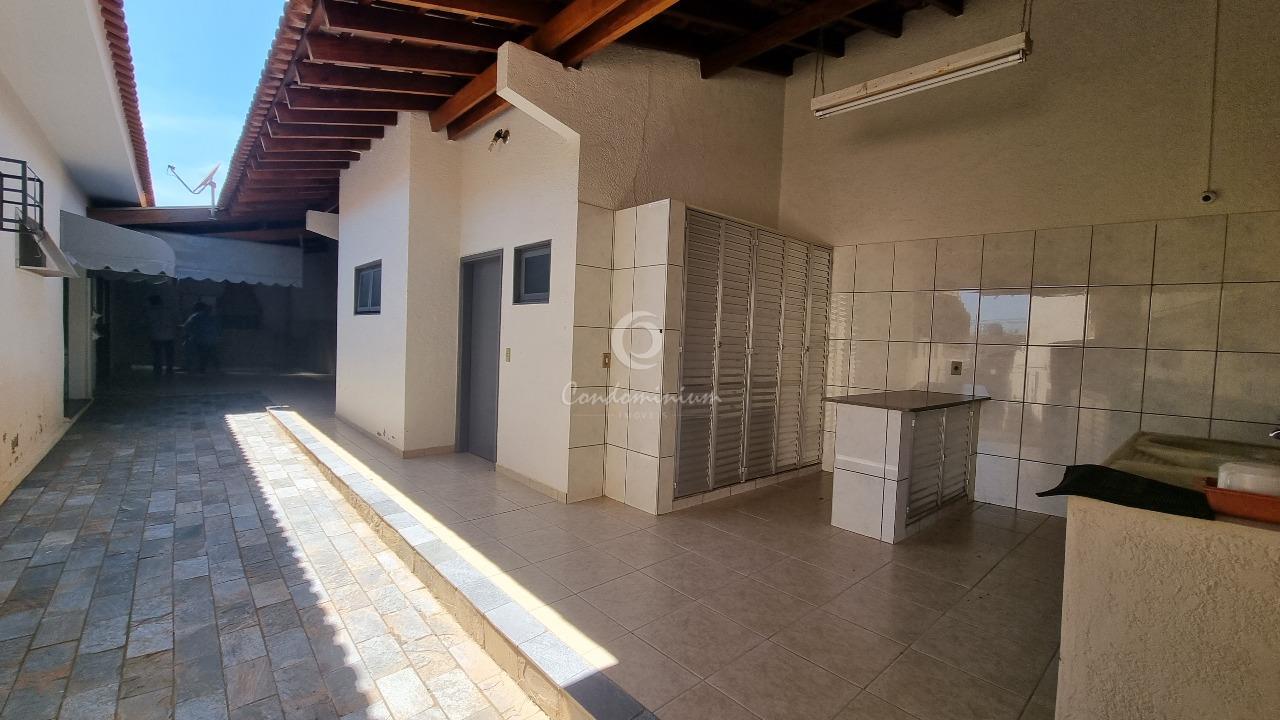 Casa com 3 quartos à venda, 380m² — foto 10 de 25