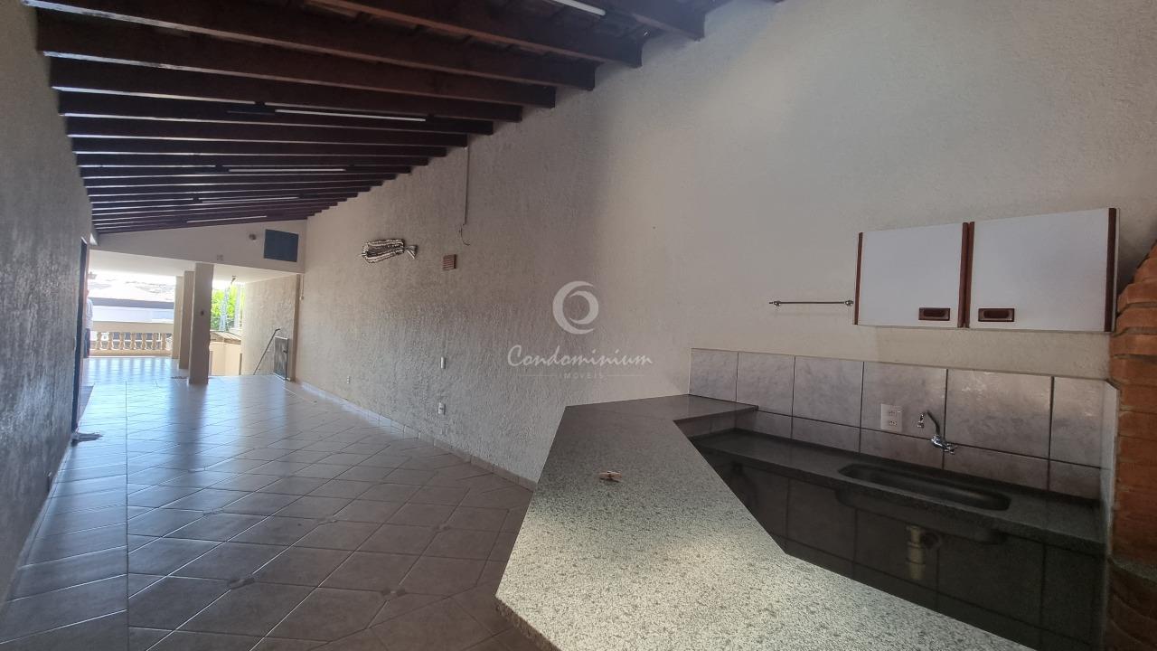 Casa com 3 quartos à venda, 380m² — foto 8 de 25