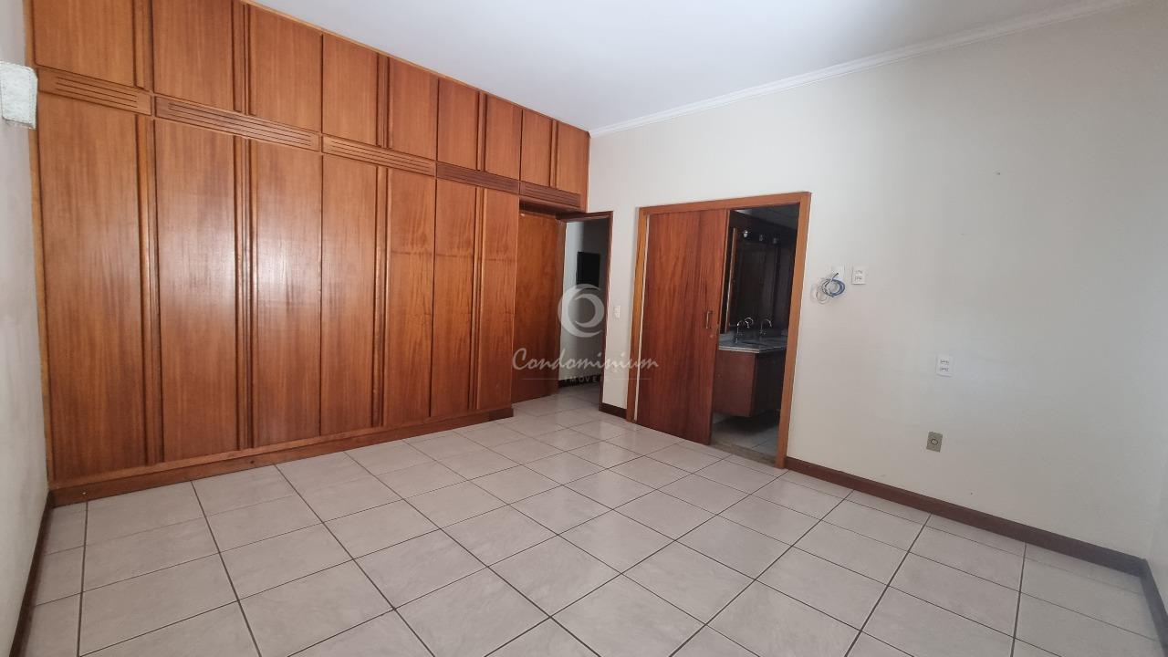 Casa com 3 quartos à venda, 380m² — foto 21 de 25