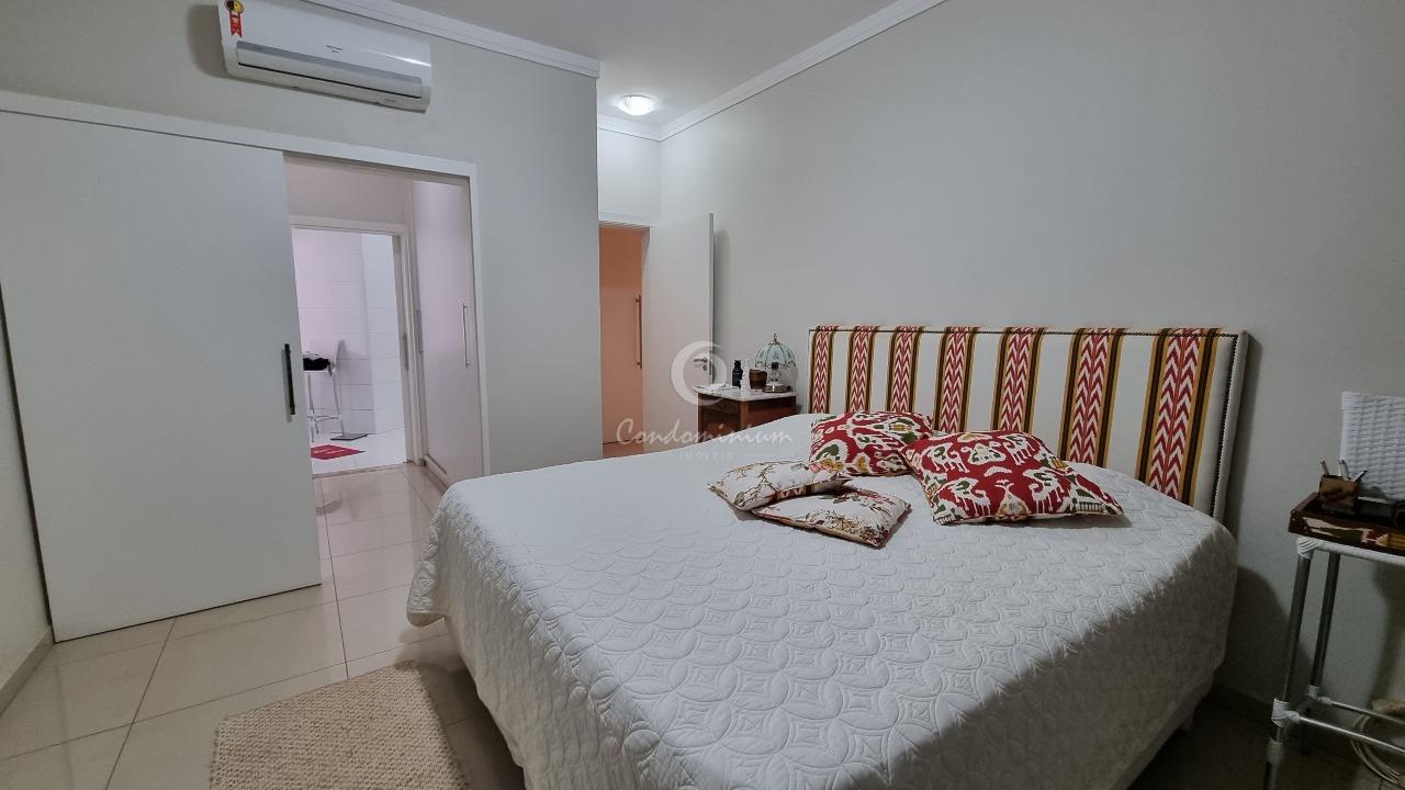 Casa de Condomínio com 3 quartos à venda, 255m² — foto 23 de 33