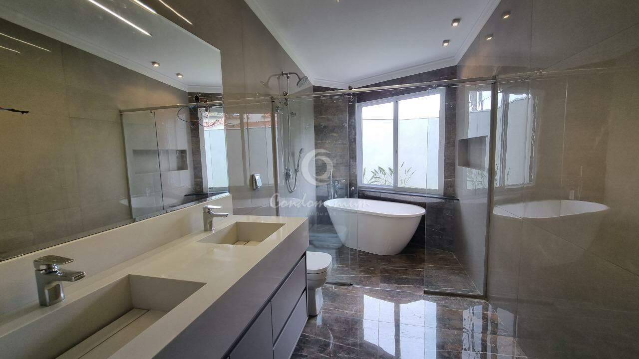 Casa de Condomínio com 4 quartos à venda, 800m² — foto 24 de 41