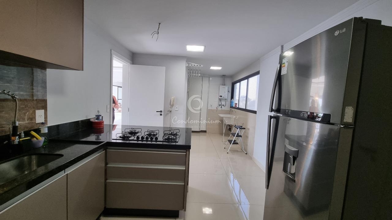 Apartamento com 3 quartos à venda, 157m² — foto 17 de 31