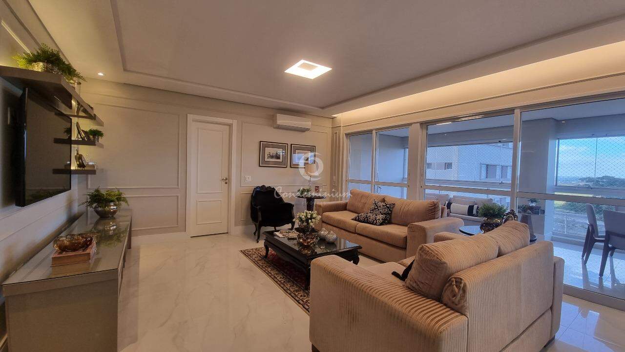 Apartamento com 3 quartos à venda, 174m² — foto 2 de 25