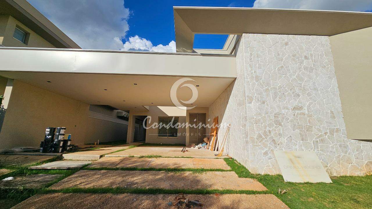 Casa de Condomínio com 4 quartos à venda, 467m² — foto 2 de 42