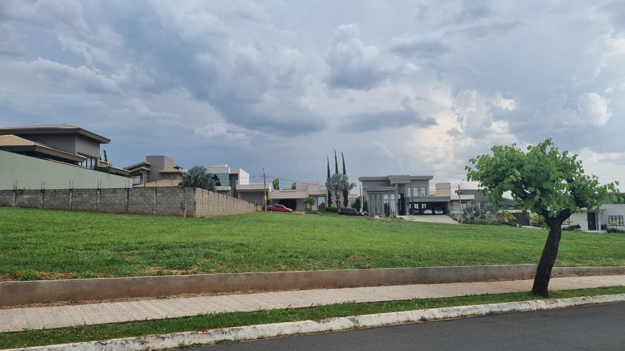 Terreno / Lote / Condomínio  à venda, 1011m² — foto 1 de 24