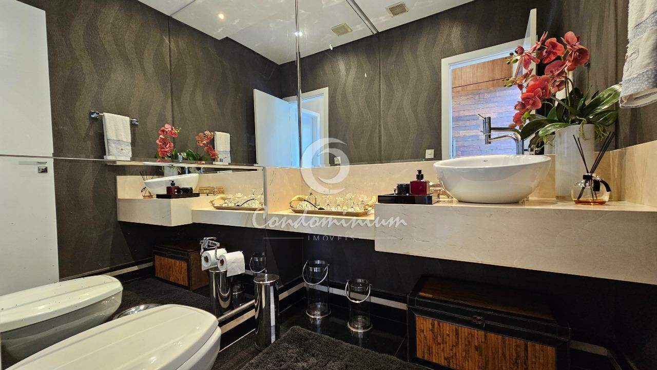 Casa de Condomínio com 4 quartos à venda, 532m² — foto 3 de 44