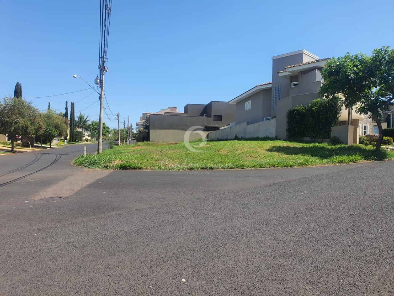 Terreno / Lote / Condomínio com 3 quartos à venda, 685m² — foto 3 de 13