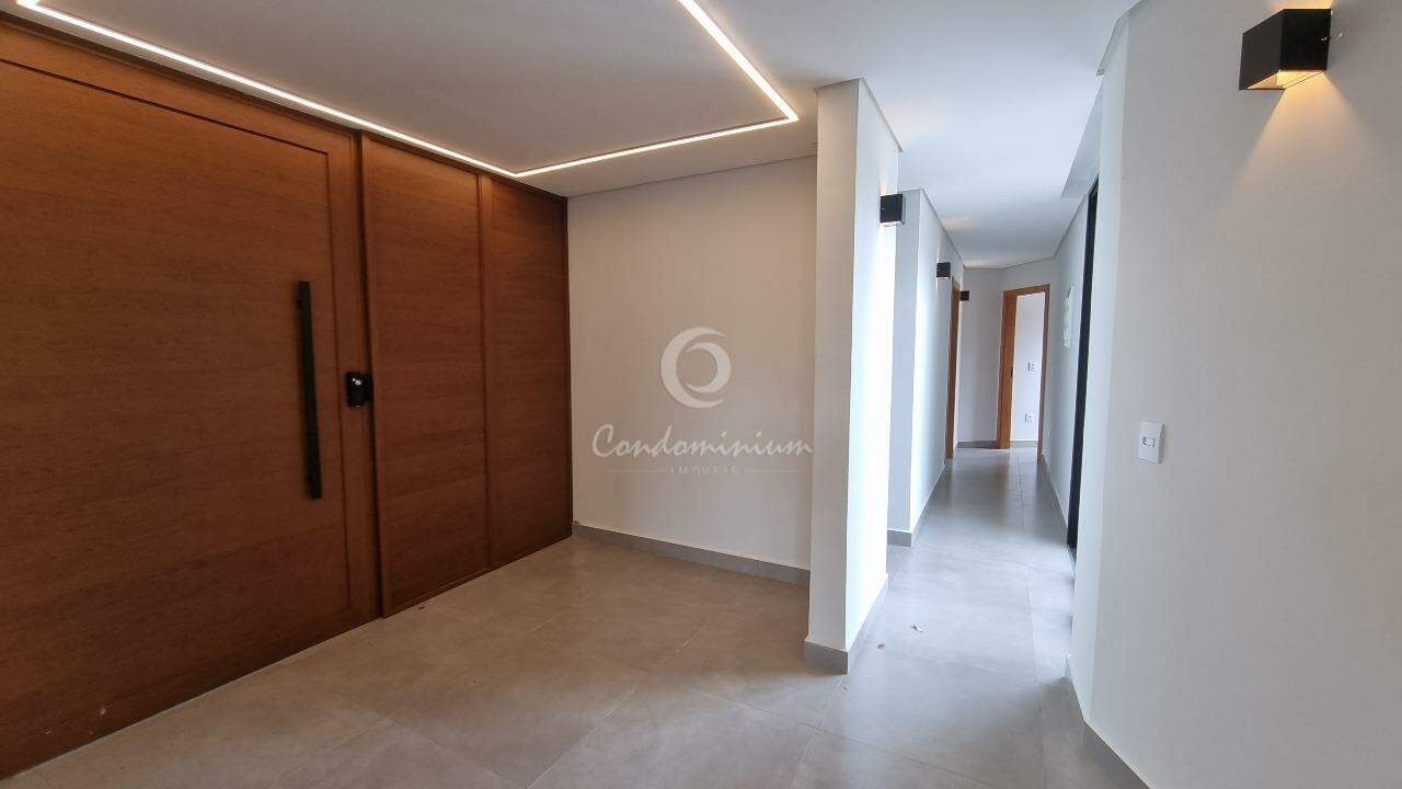Casa de Condomínio com 4 quartos à venda, 420m² — foto 4 de 44