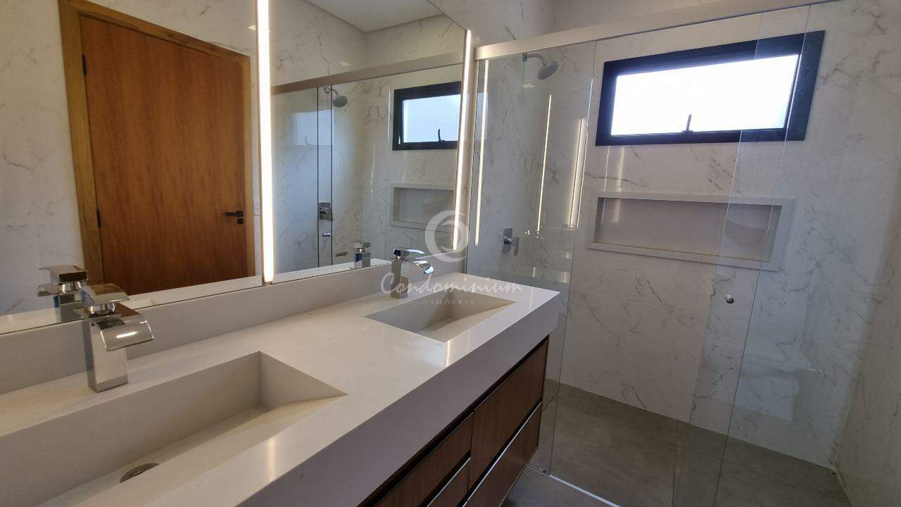 Casa de Condomínio com 4 quartos à venda, 420m² — foto 18 de 44