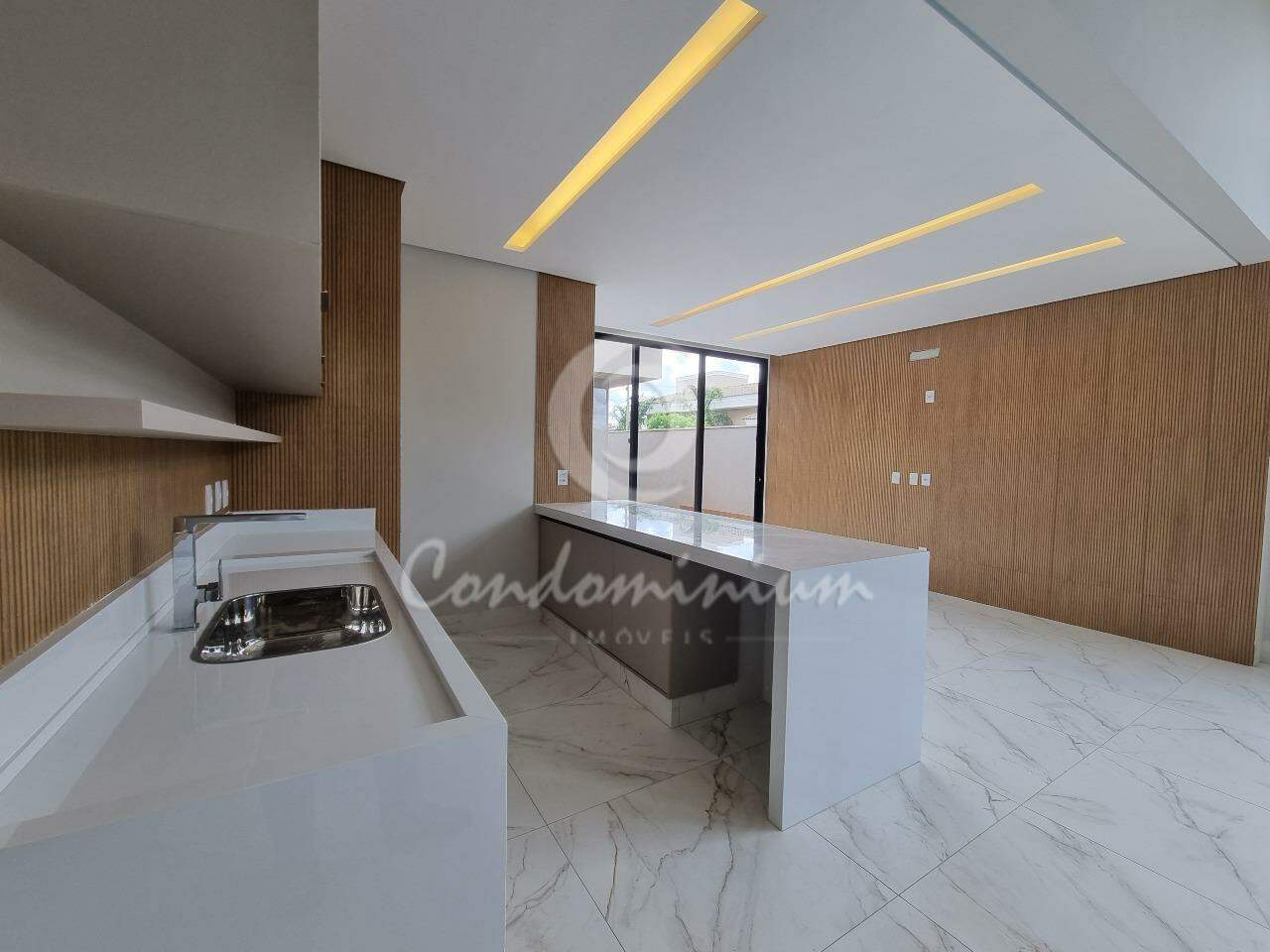 Casa de Condomínio com 3 quartos à venda, 250m² — foto 11 de 46