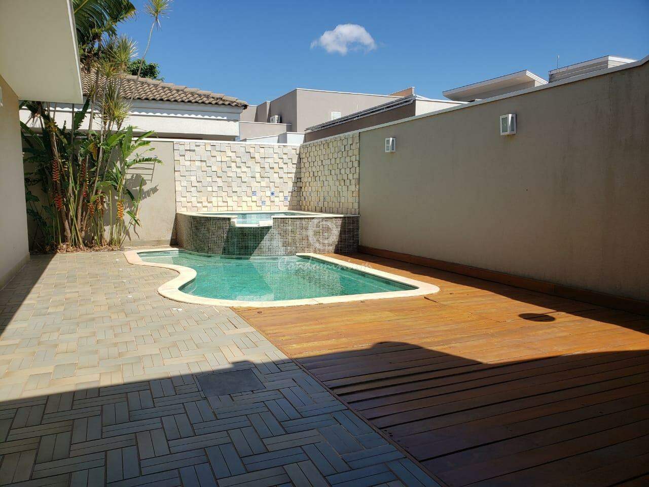 Casa de Condomínio com 4 quartos à venda, 279m² — foto 1 de 51