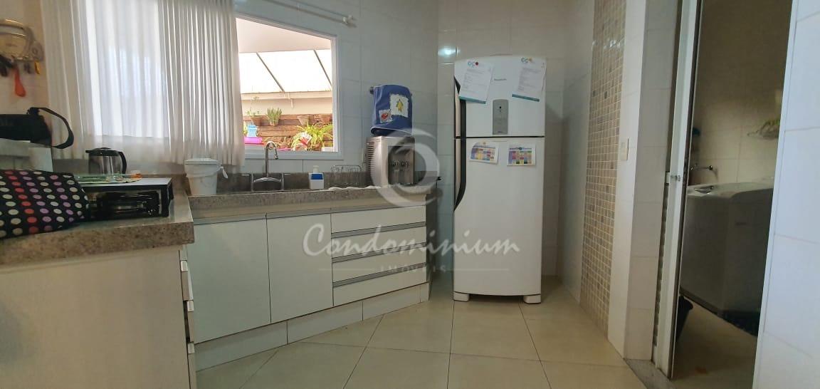 Casa de Condomínio com 3 quartos à venda, 220m² — foto 13 de 24