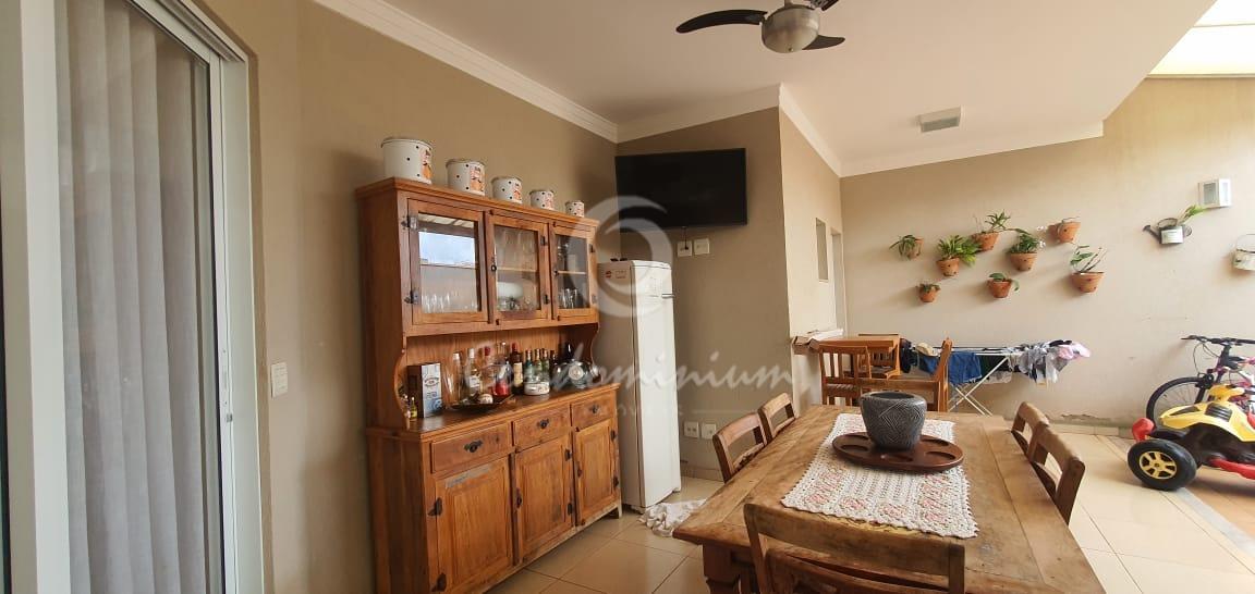 Casa de Condomínio com 3 quartos à venda, 220m² — foto 9 de 24