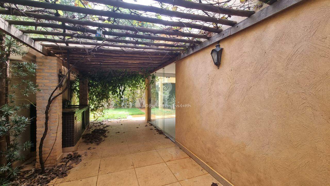 Casa de Condomínio com 3 quartos à venda, 235m² — foto 15 de 44