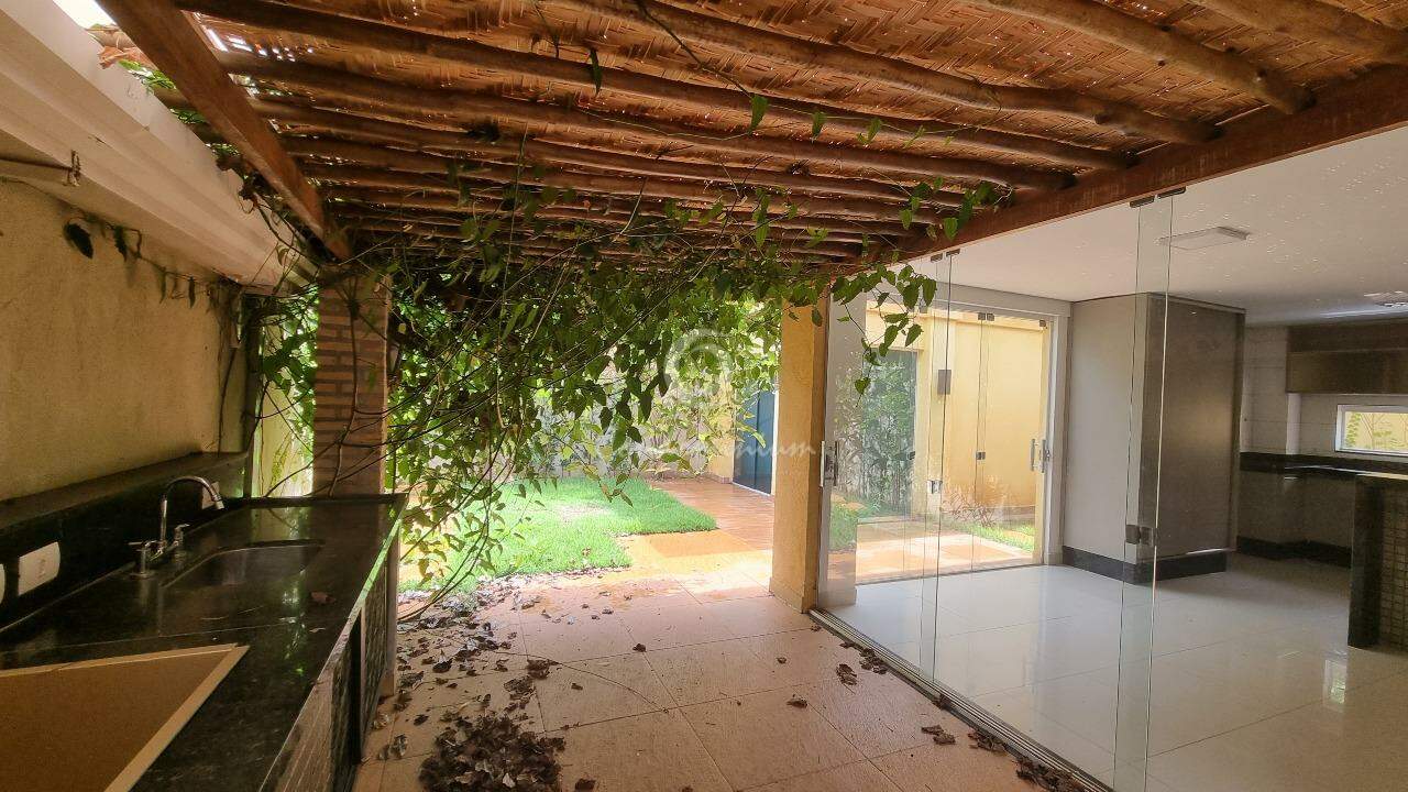 Casa de Condomínio com 3 quartos à venda, 235m² — foto 14 de 44