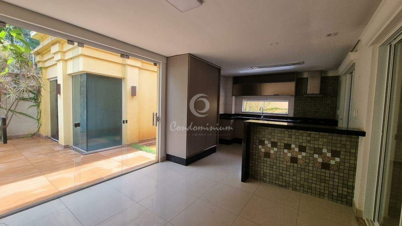 Casa de Condomínio com 3 quartos à venda, 235m² — foto 12 de 44