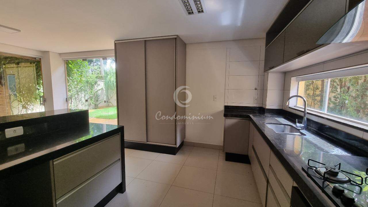 Casa de Condomínio com 3 quartos à venda, 235m² — foto 11 de 44