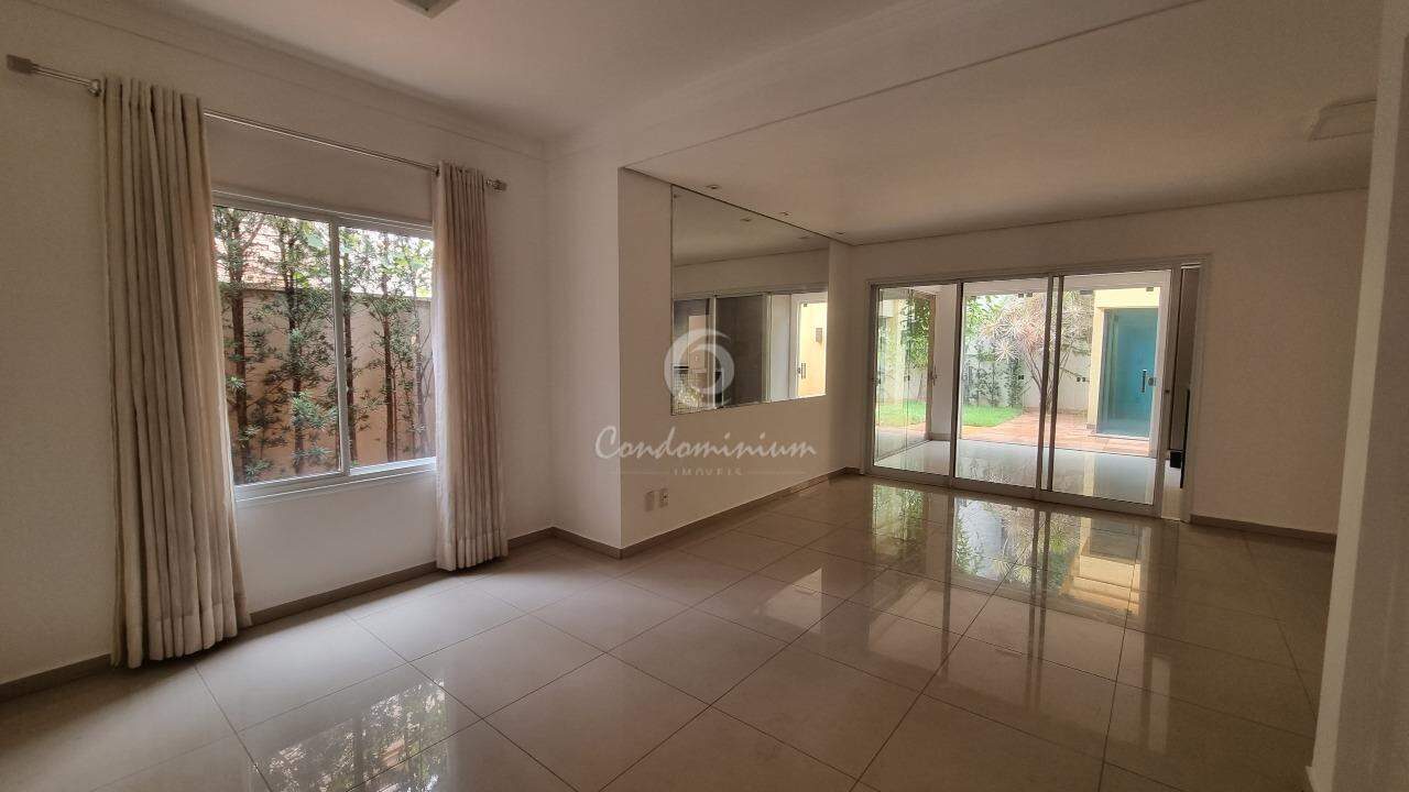 Casa de Condomínio com 3 quartos à venda, 235m² — foto 4 de 44