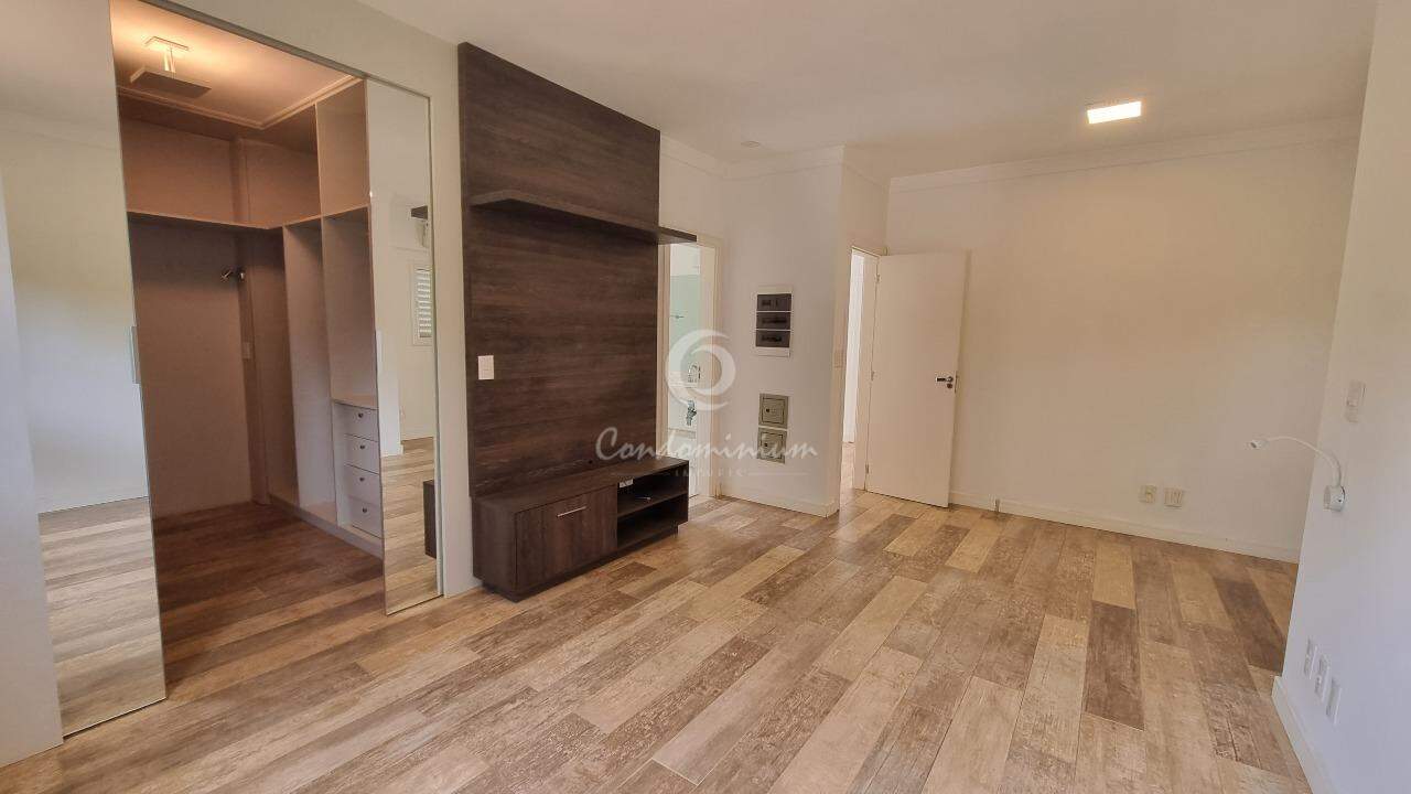 Casa de Condomínio com 3 quartos à venda, 235m² — foto 24 de 44