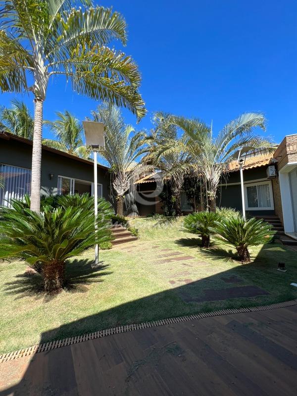 Casa de Condomínio com 7 quartos à venda, 800m² — foto 4 de 60