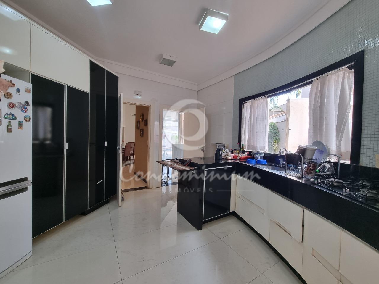 Casa de Condomínio com 4 quartos à venda, 276m² — foto 10 de 59
