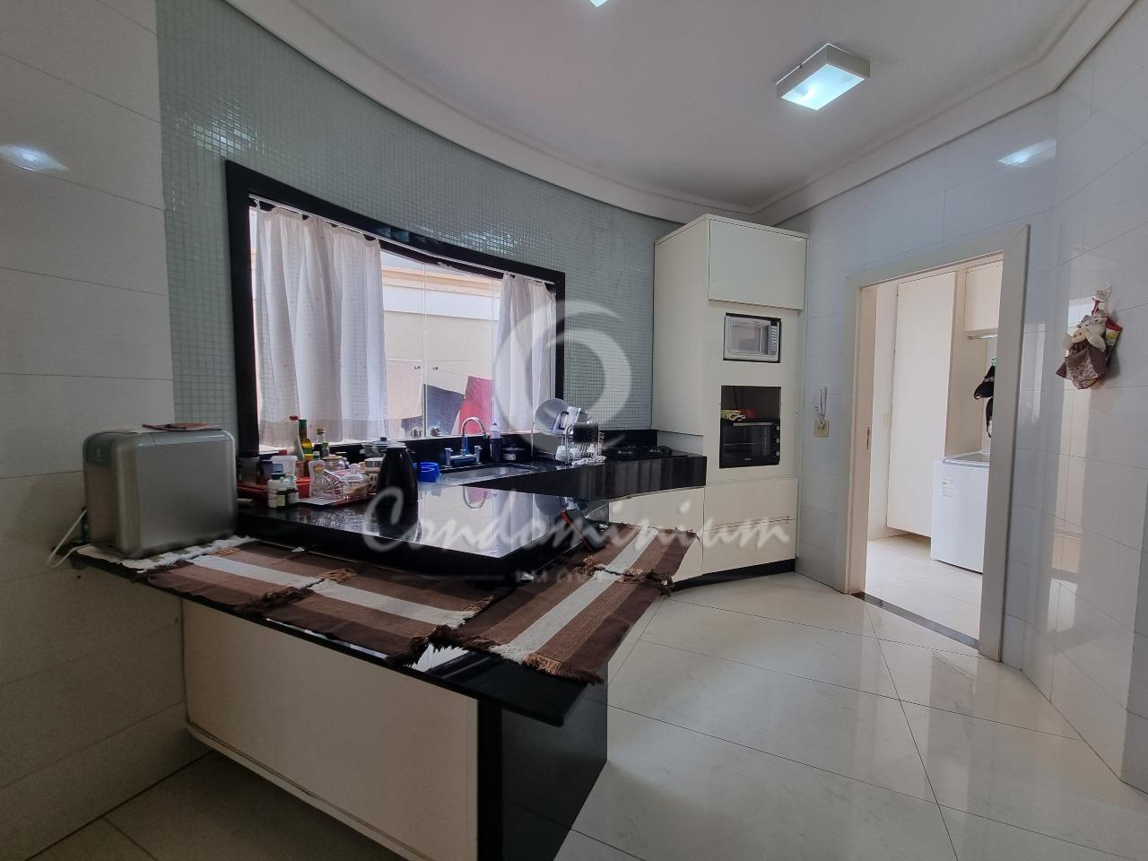 Casa de Condomínio com 4 quartos à venda, 276m² — foto 11 de 59