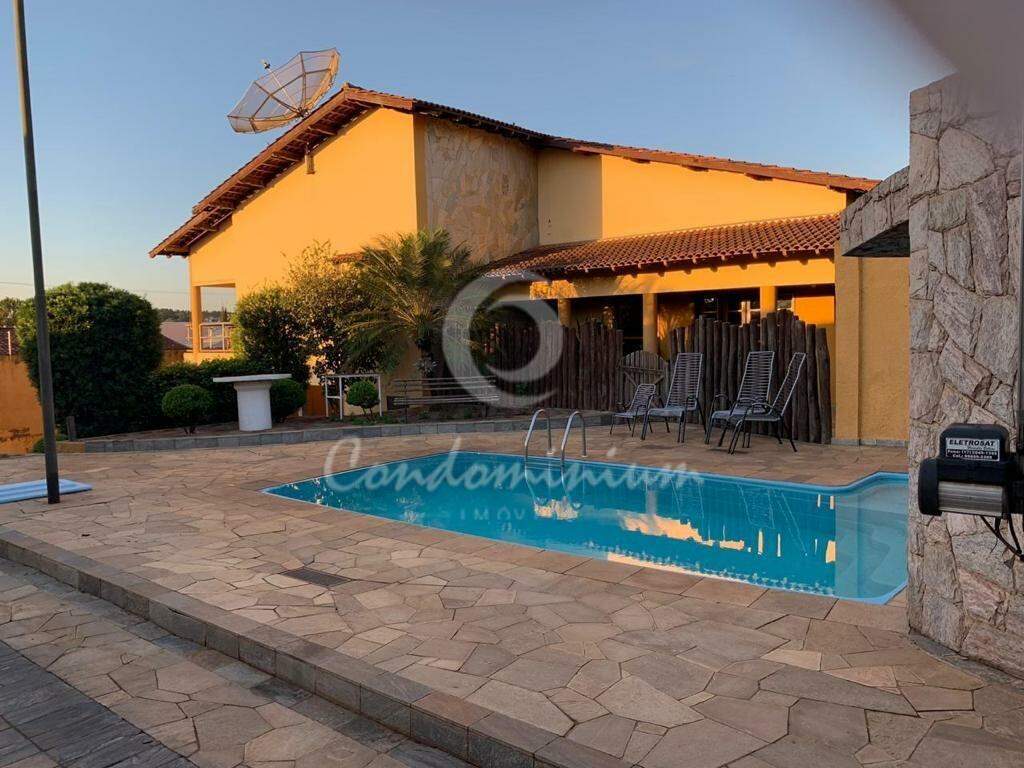 Casa com 5 quartos à venda, 334m² — foto 1 de 14