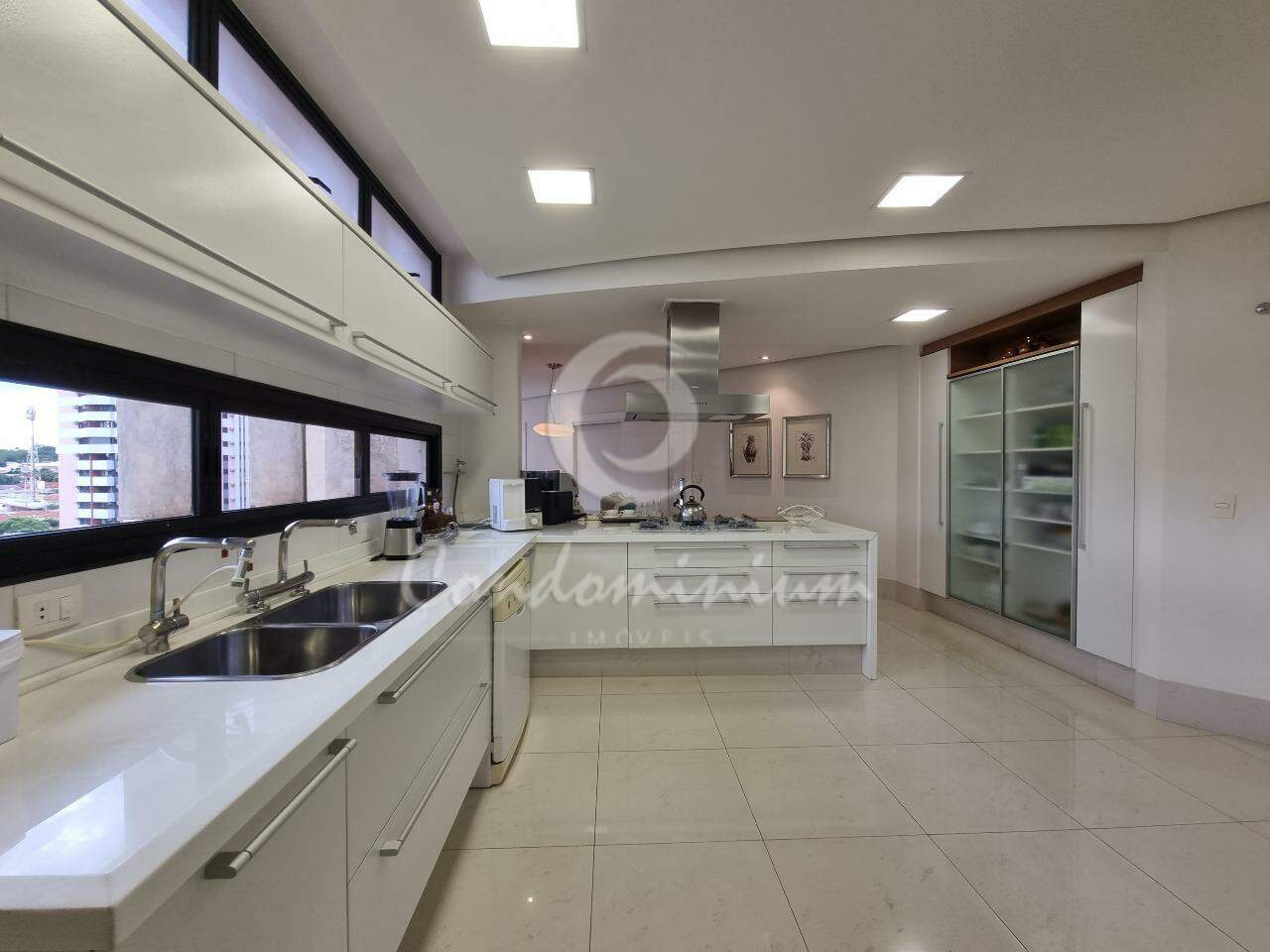 Apartamento com 4 quartos à venda, 471m² — foto 12 de 29