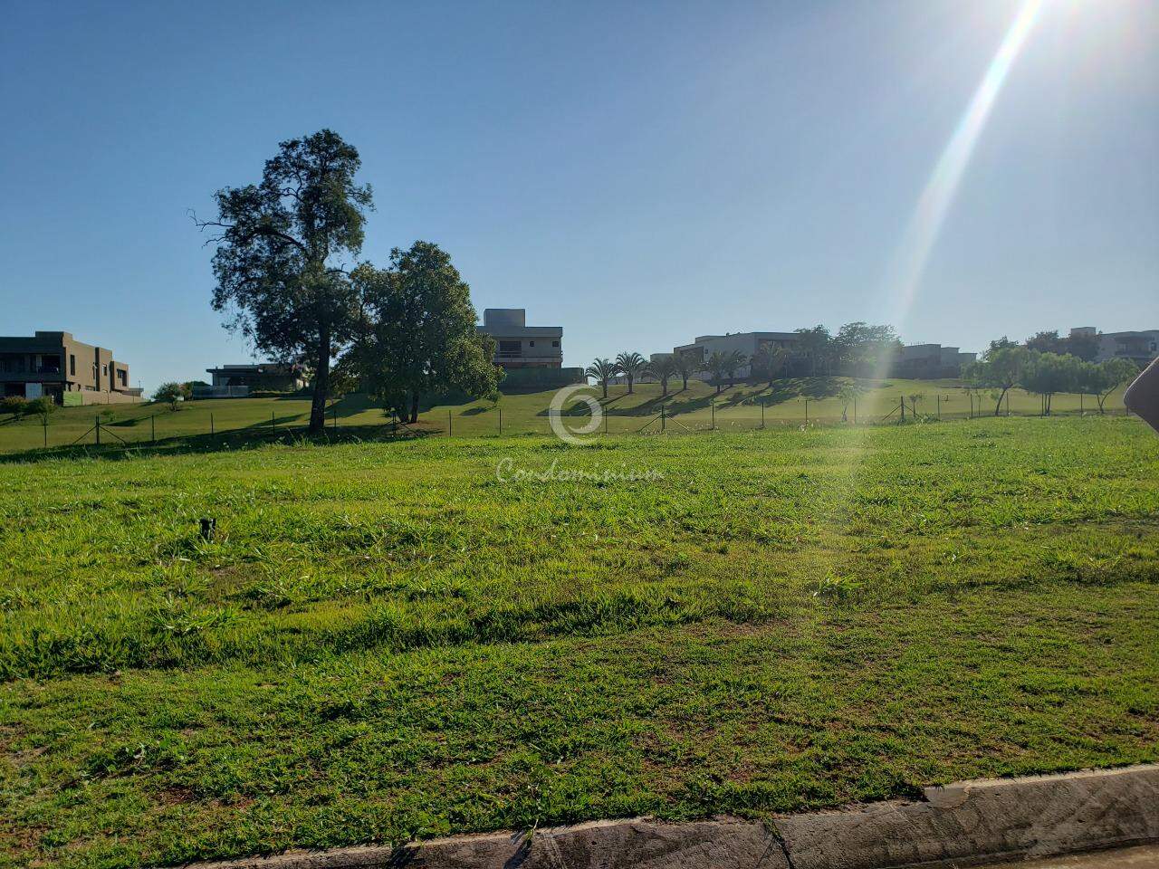 Terreno / Lote / Condomínio  à venda, 690m² — foto 1 de 13