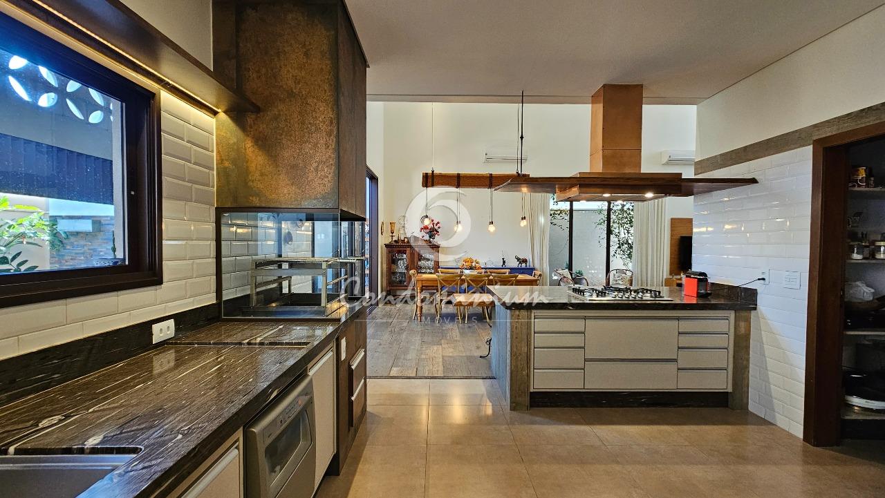Casa de Condomínio com 3 quartos à venda, 303m² — foto 13 de 52