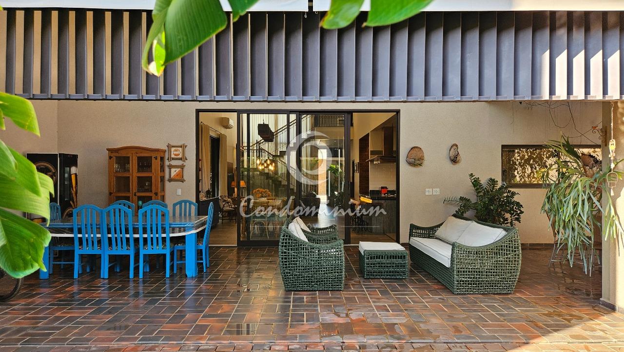 Casa de Condomínio com 3 quartos à venda, 303m² — foto 17 de 52