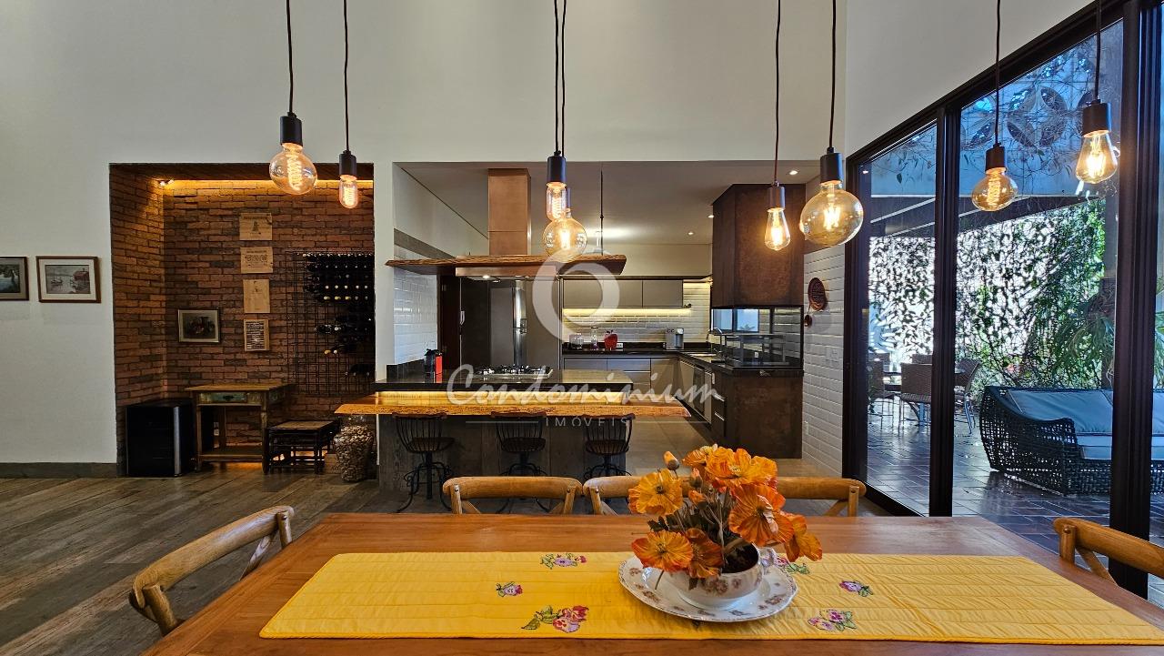 Casa de Condomínio com 3 quartos à venda, 303m² — foto 10 de 52