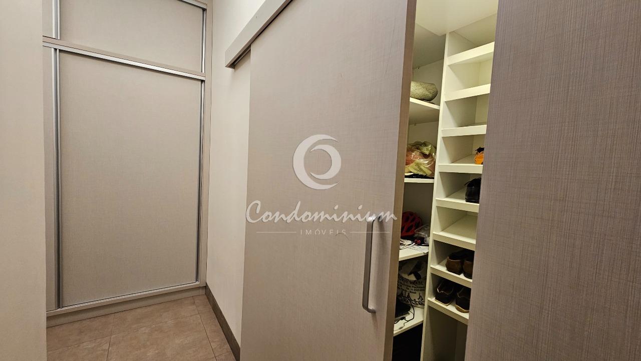 Casa de Condomínio com 3 quartos à venda, 303m² — foto 25 de 52
