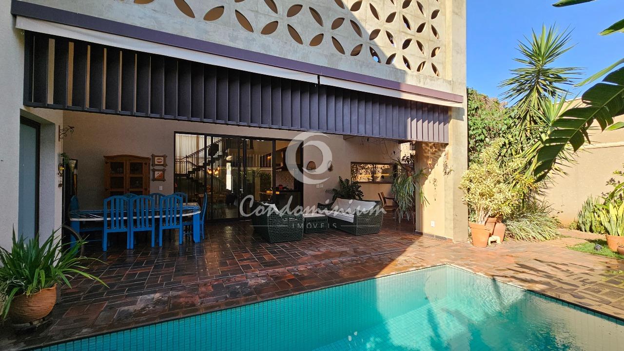 Casa de Condomínio com 3 quartos à venda, 303m² — foto 23 de 52