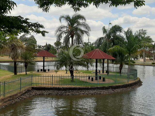 Terreno / Lote / Condomínio  à venda, 360m² — foto 2 de 10