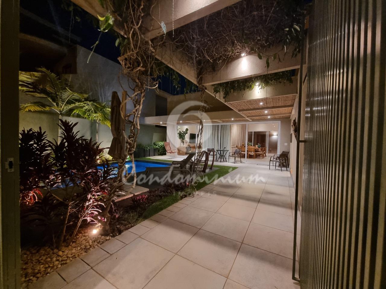 Casa de Condomínio com 5 quartos à venda, 441m² — foto 2 de 33