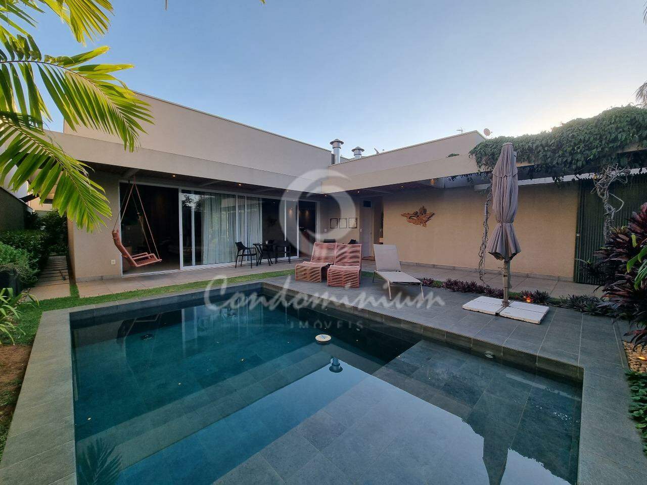 Casa de Condomínio com 5 quartos à venda, 441m² — foto 5 de 33