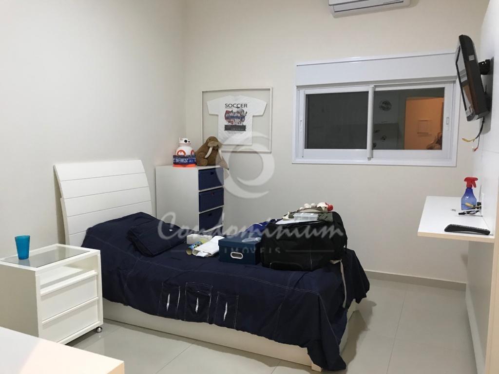 Casa de Condomínio com 4 quartos à venda, 300m² — foto 18 de 32