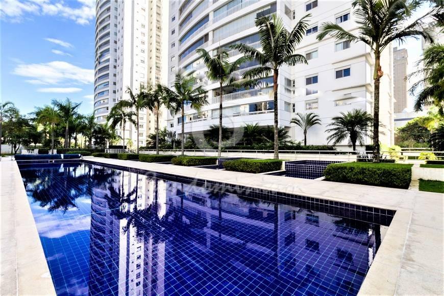 Apartamento com 4 quartos à venda, 209m² — foto 2 de 30