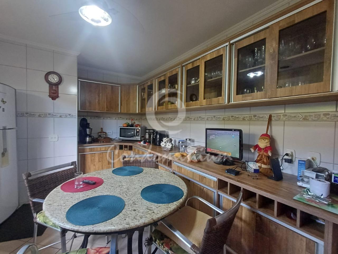 Casa de Condomínio com 3 quartos à venda, 240m² — foto 10 de 22