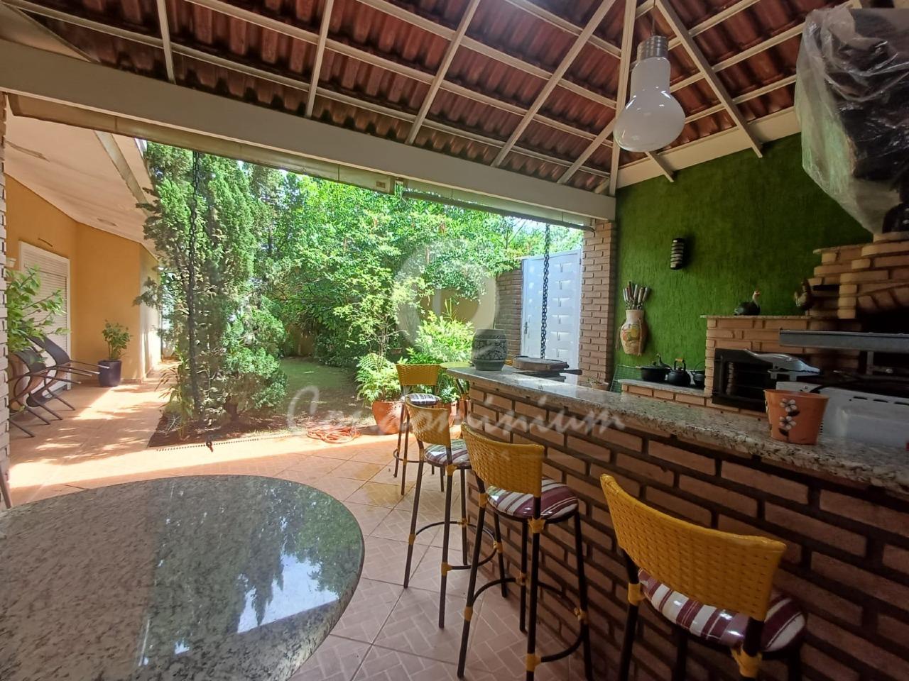 Casa de Condomínio com 3 quartos à venda, 240m² — foto 17 de 22