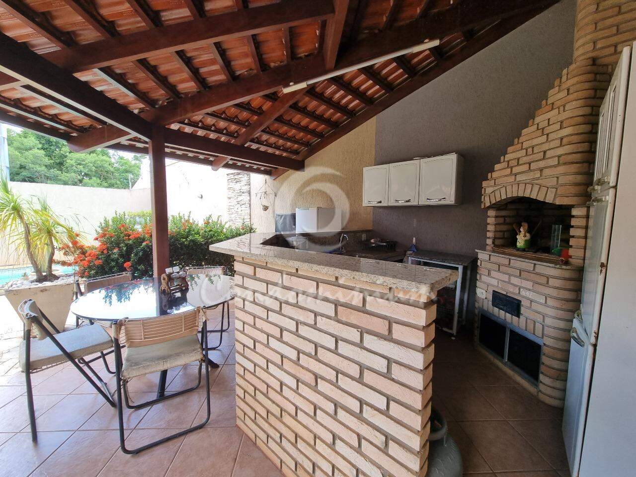 Casa com 3 quartos à venda, 250m² — foto 14 de 24