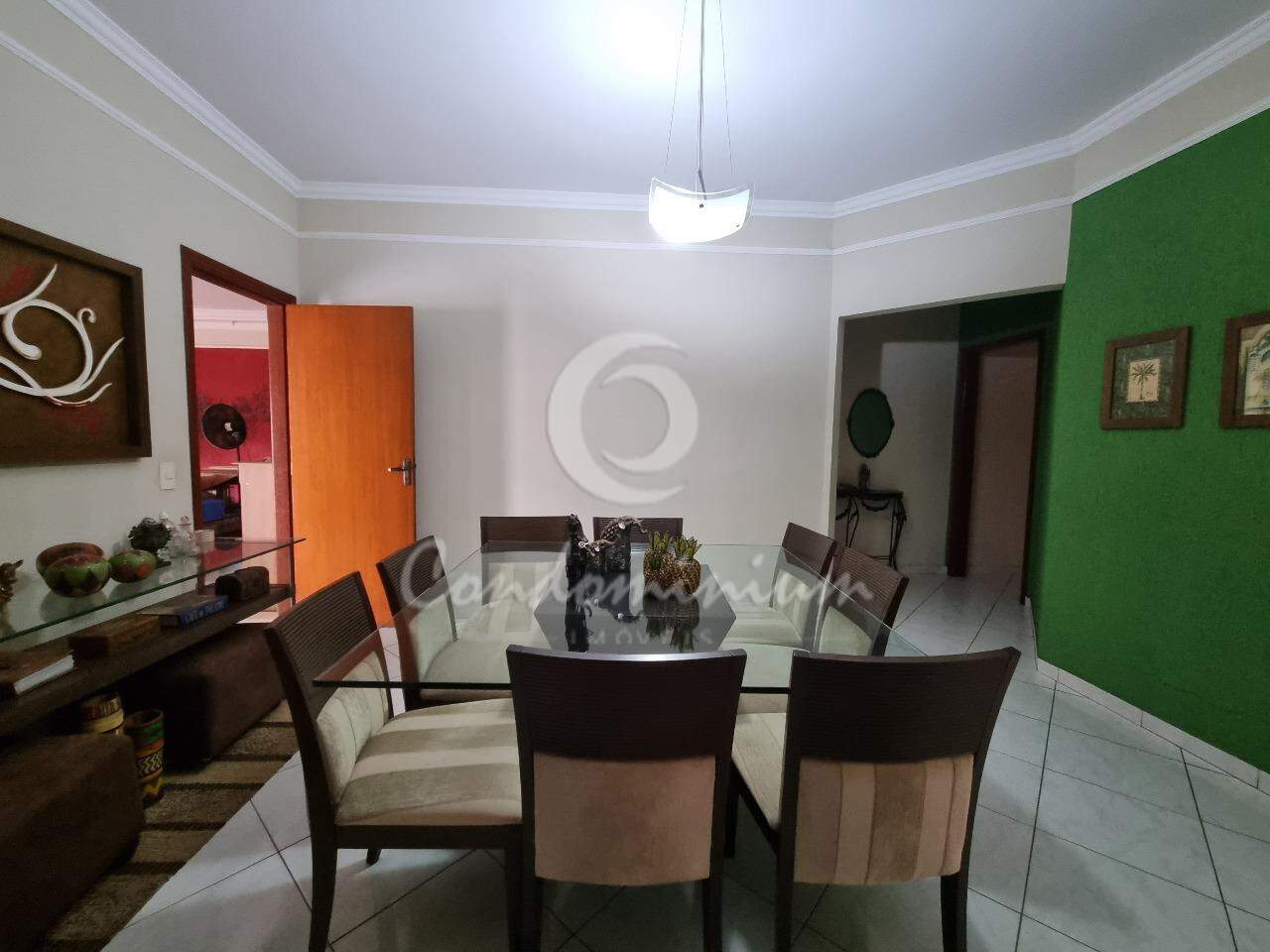 Casa com 3 quartos à venda, 250m² — foto 6 de 24