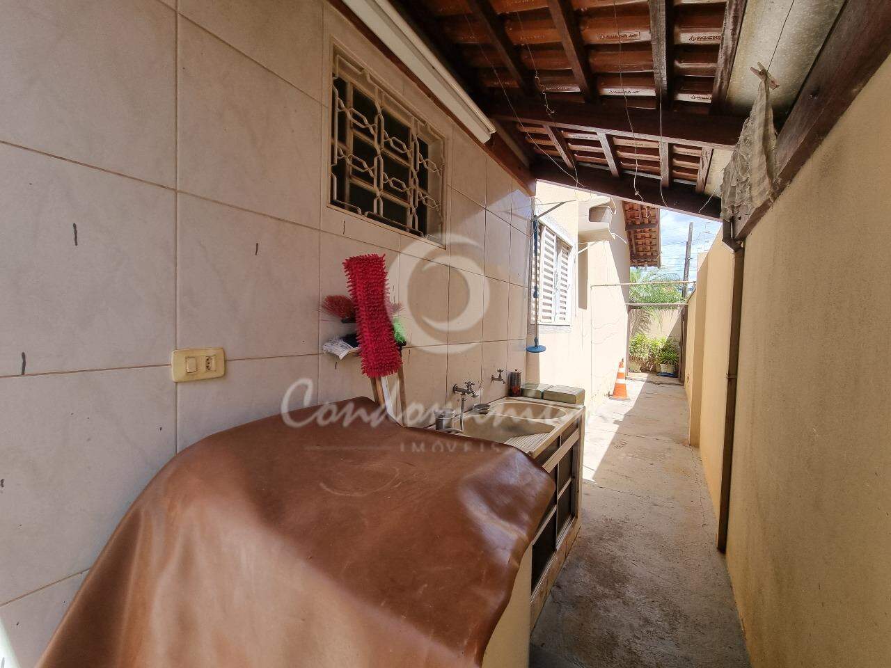 Casa com 3 quartos à venda, 250m² — foto 18 de 24
