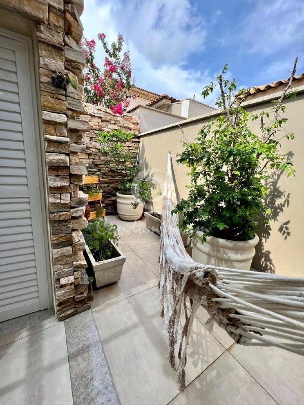 Casa de Condomínio com 3 quartos à venda, 255m² — foto 12 de 31